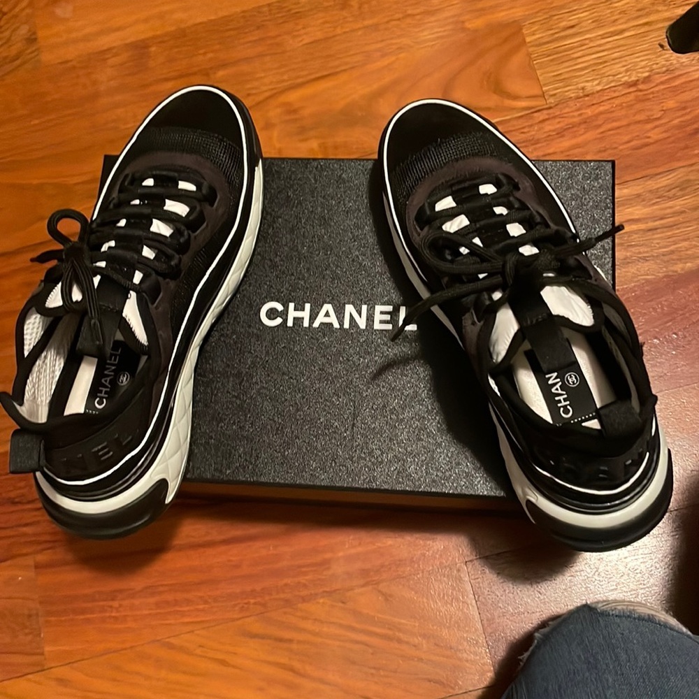 Chanel Velvet Calfskin Mixed Fibers CC Sneakers black 38